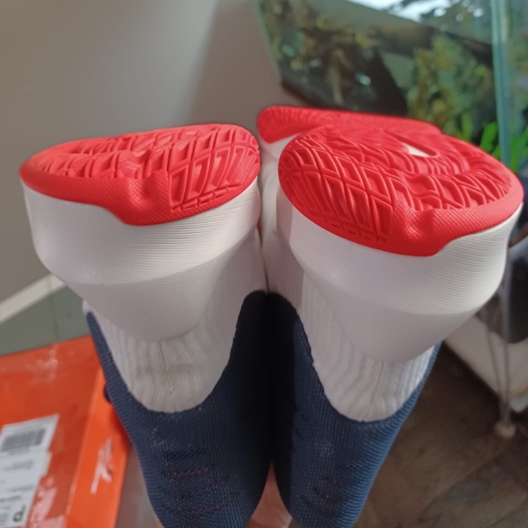 Nike Zoom Sneakers - Picture 2 of 10